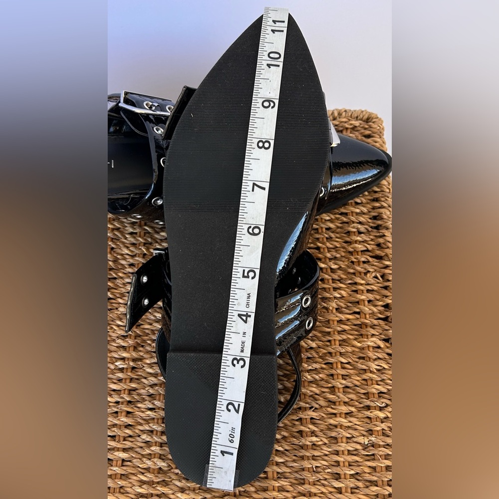 Madden Girl Women’s Vegan Leather Slingback Flat Oversize Buckles & Grommets 10M - Picture 11 of 13